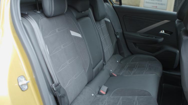 Vauxhall ASTRA HATCHBACK 1.6 Plug-in Hybrid 195 Ultimate 5dr e-DCT7